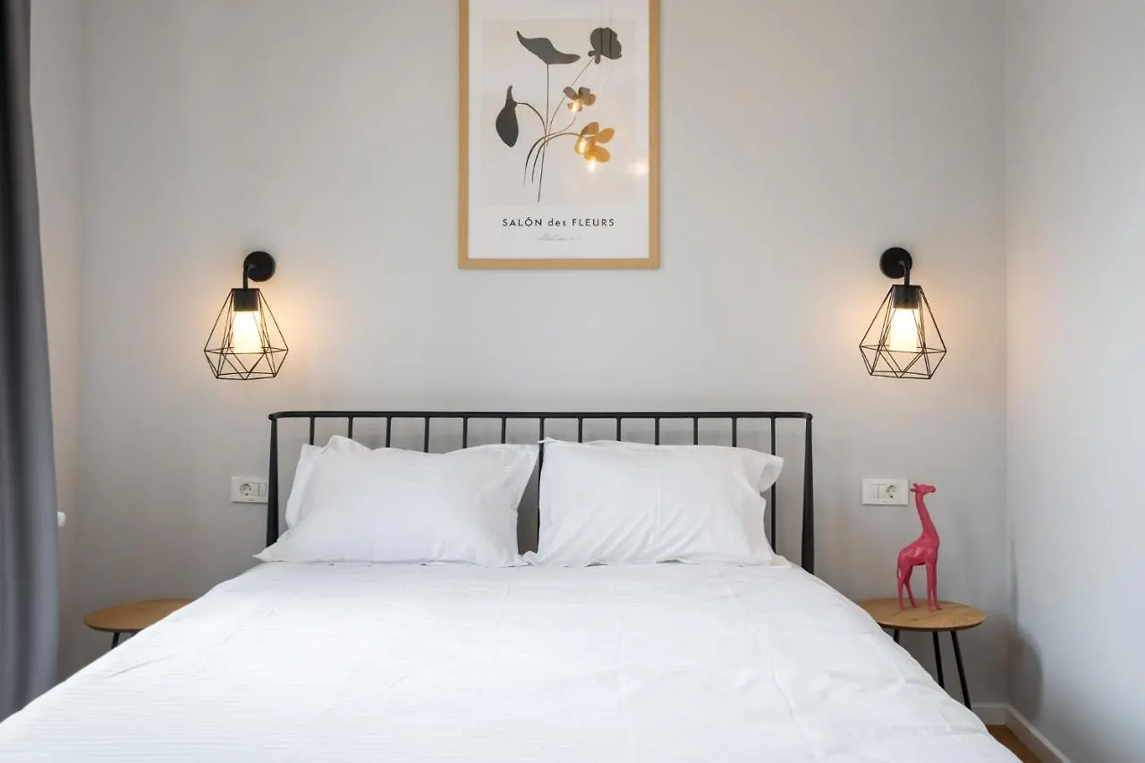 Cute Central Apartments In Villa Bucureşti