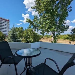 Horizon View - Lakefront Terrace Bucharest